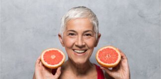 Leichte hellrote Blutung in den Wechseljahren – Die 4 Ursachen Leicht hellrote Blutungen in den Wechseljahren - Titelbild