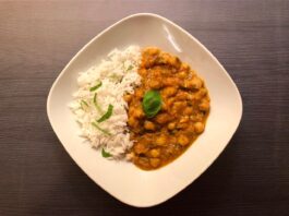 Gemüsecurry mit Kichererbsen und Vollkornreis Rezept Gemüsecurry mit Kichererbsen und Vollkornreis