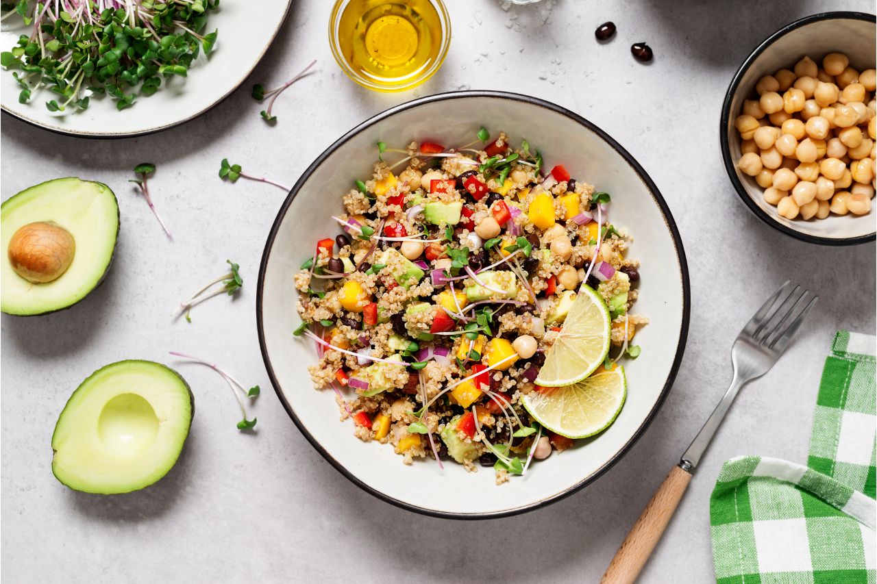 Rezept Quinoa Salat mit Gemüse und Hähnchen