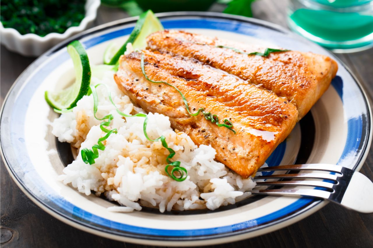 Rezept gegrillter Lachs mit Gemüse & Reis