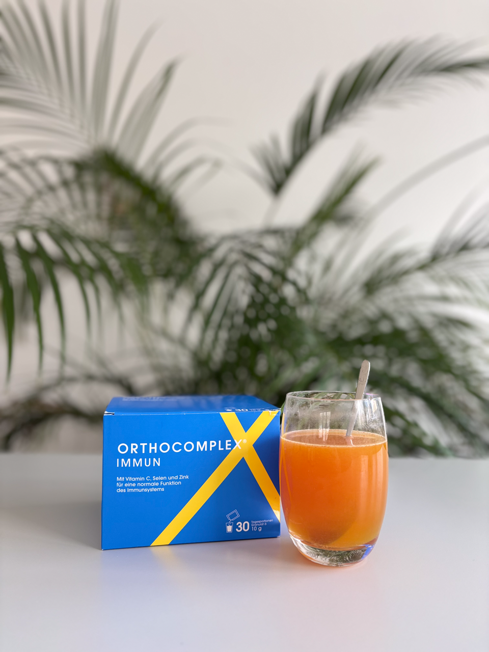 Orthocomplex im Glas angemischt